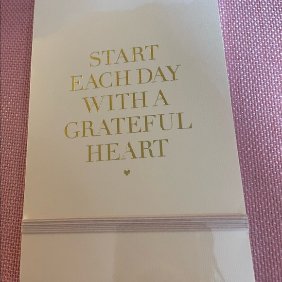 Beautiful Sugar Paper Selection: Trinket Large Tray, Note Pad and Dotted Pen. - Picture 6 of 9